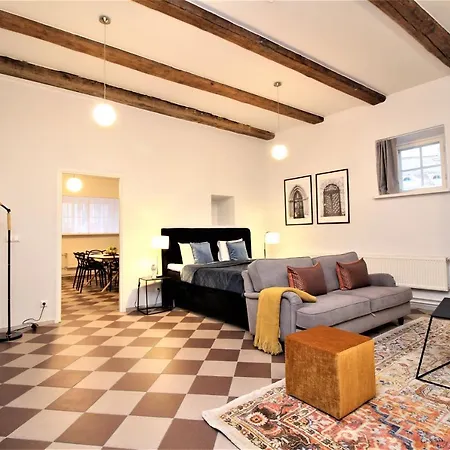 Kohtu Apartment *